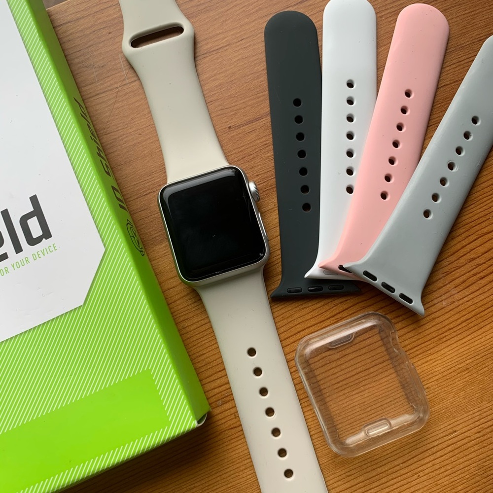 Series 3 Silver 38mm APPLE WATCH w/ Extra Bands